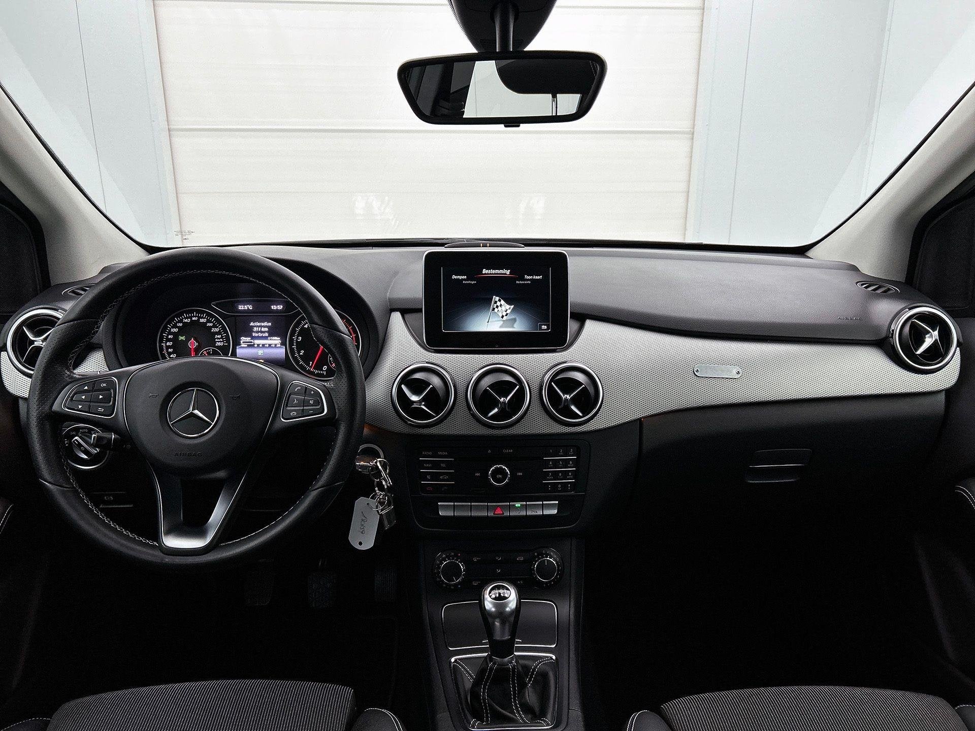 Mercedes-Benz B-Klasse 160 Urban Line | Trekhaak | Navigatie, Auto's, Voorwielaandrijving, 75 kW, Gebruikt, 4 cilinders