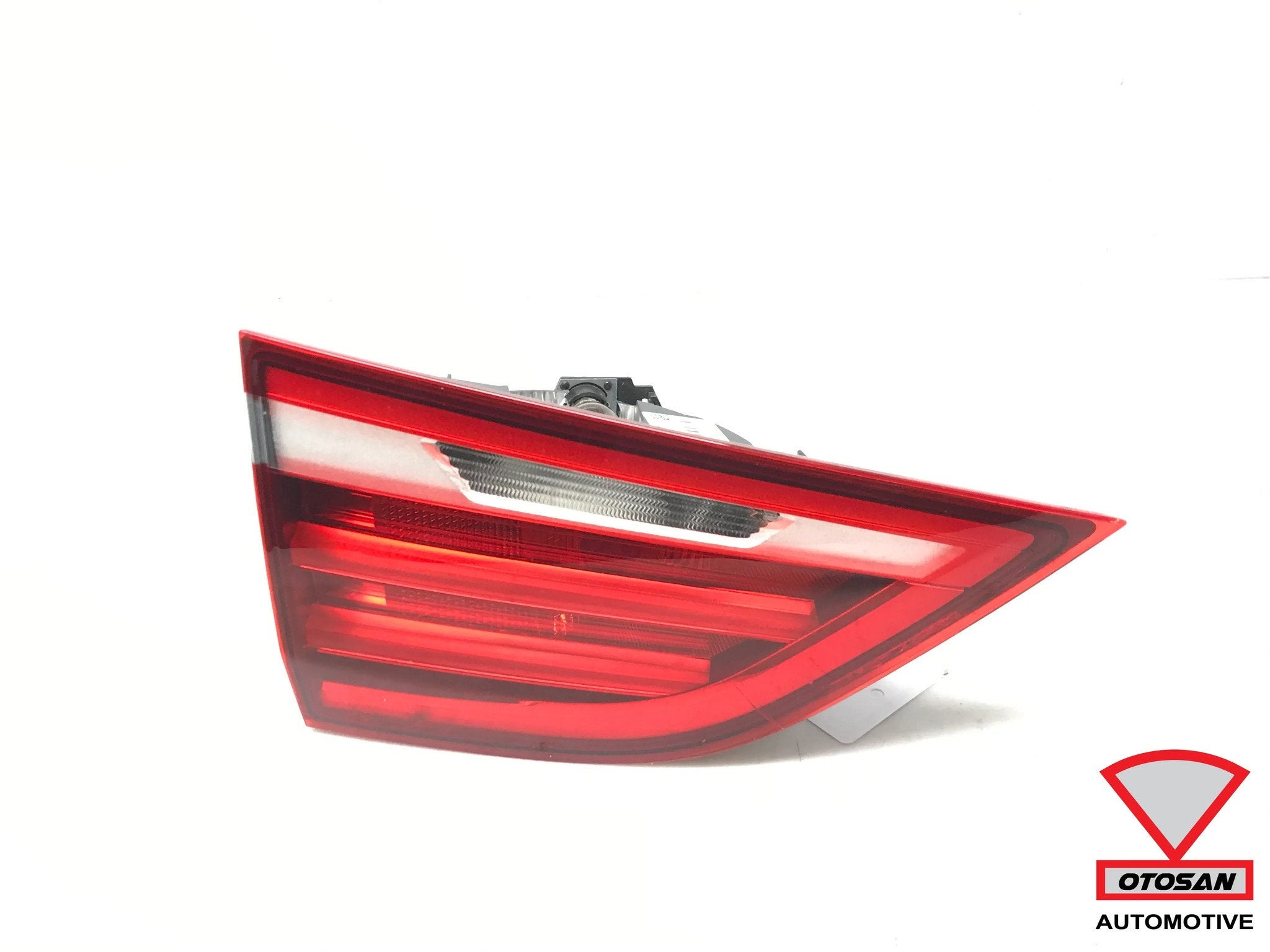BMW 2 Serie F46 Grand Tourer Achterlicht Links Binnen 732979, Petuelring 130
80788  Munich, DE, Gebruikt, Info@bmw.de, BMW