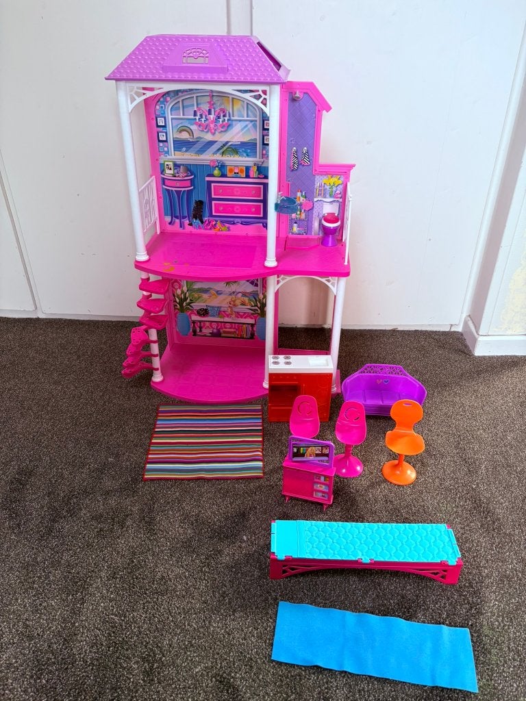 Barbiehuis  met toebehoren, Ophalen, Gebruikt, Poppenhuis