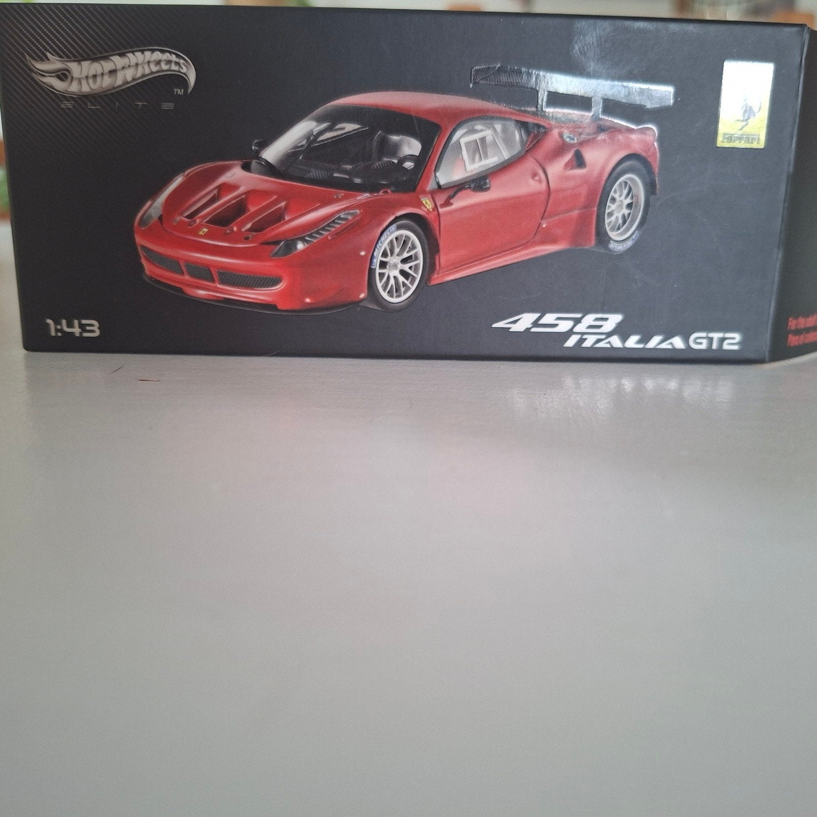 Ferrari 458 Italia GT2 - Hot Wheels Elite 1:43 (Neuf en boît, Hobby en Vrije tijd, Modelbouw | Auto's en Voertuigen, Overige merken