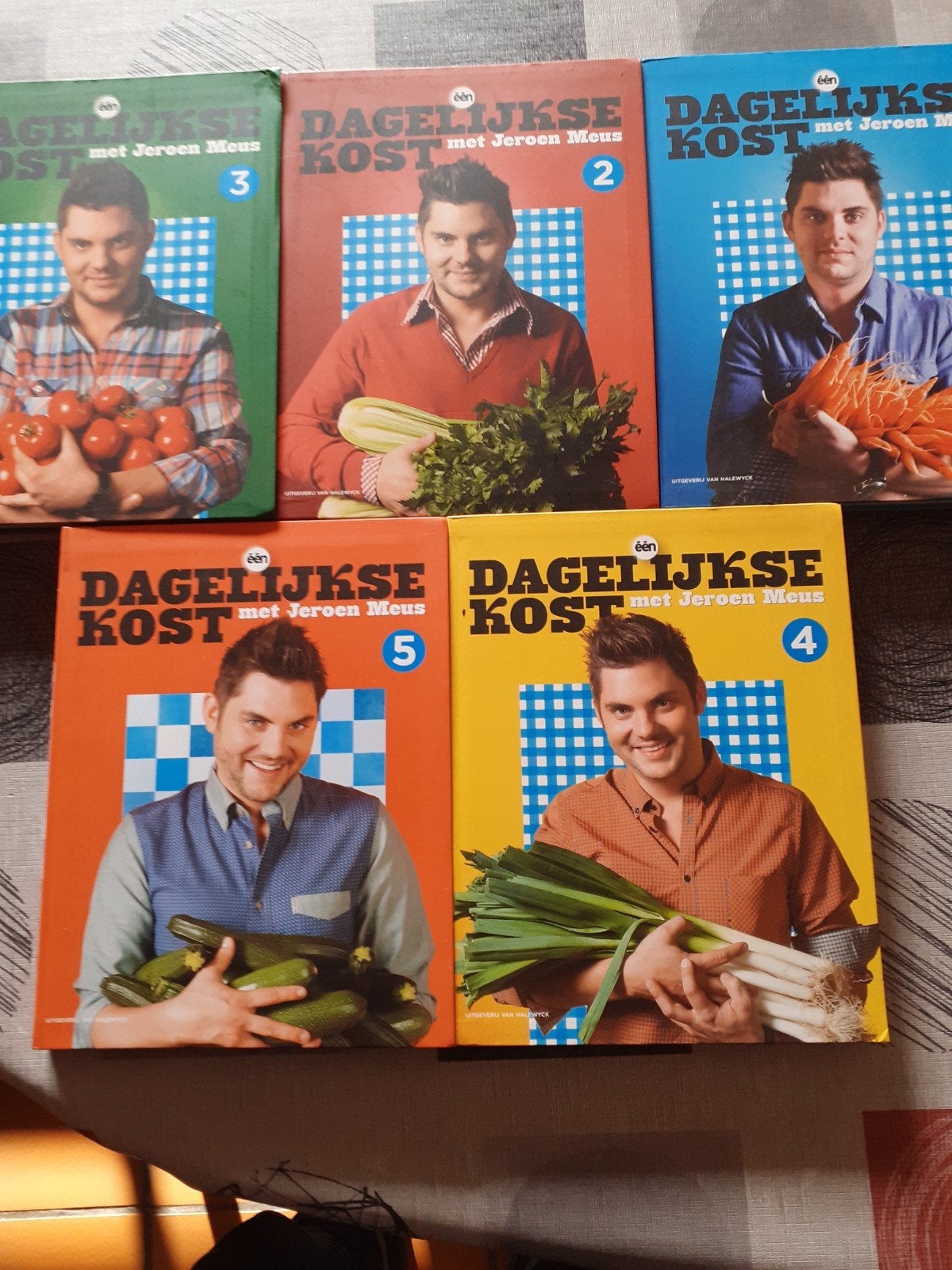 Kookboeken dagelijkse kost, Ophalen