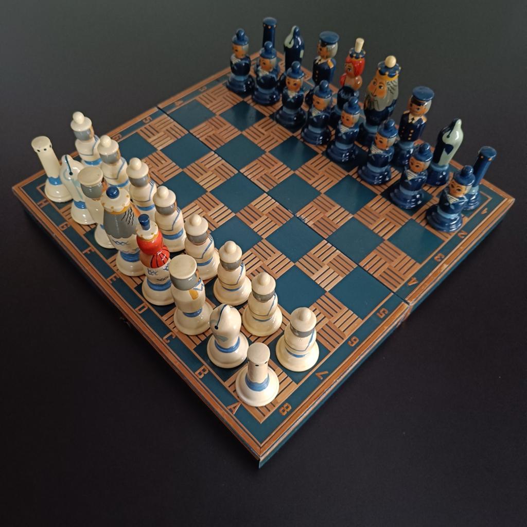 Vintage houten schaakspel met Sovjet marine figuren., Antiek en Kunst, Ophalen of Verzenden