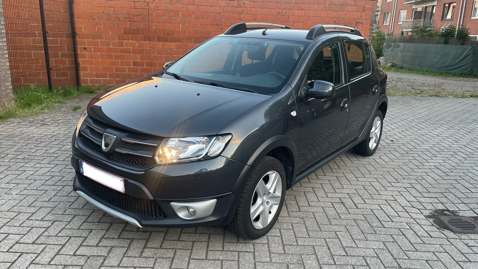 Dacia Sandero Stepway * NAVI * AC * CROISIÈRE *, Argent ou Gris, 898 cm³, Euro 6, Boîte manuelle