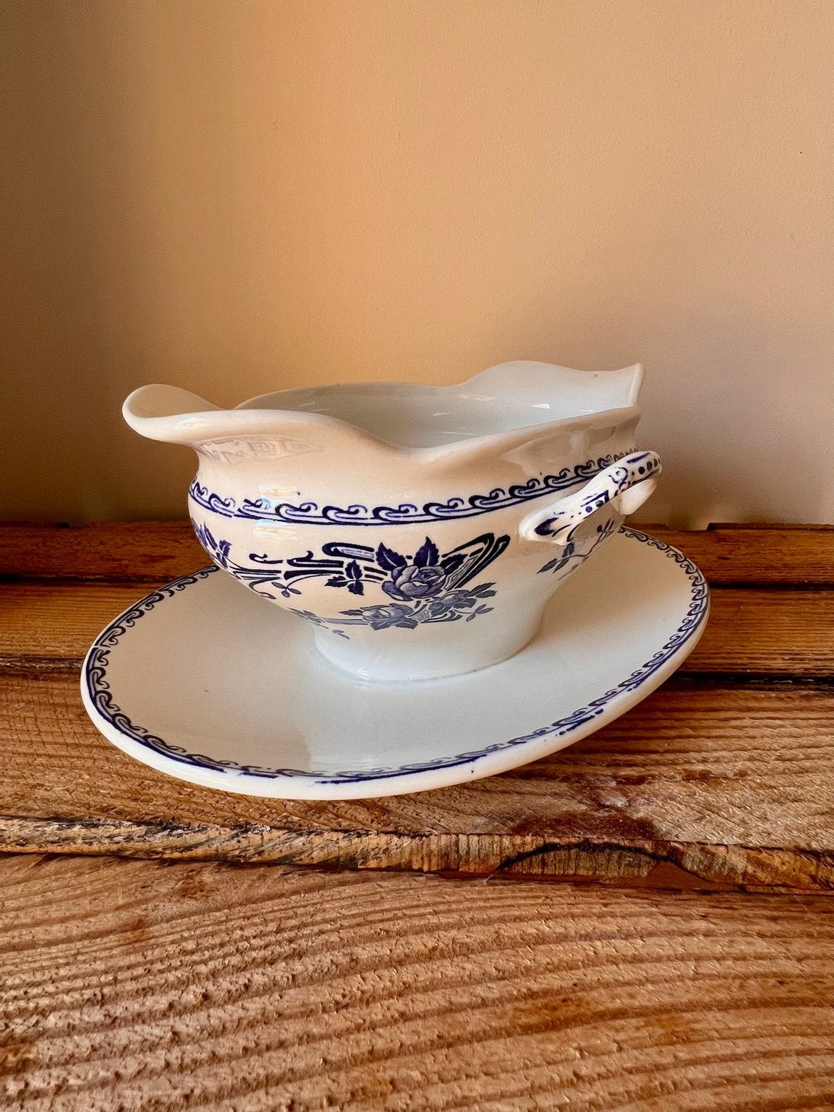 Antieke sauskom Boch Keramis Rosa vintage servies, Antiek en Kunst, Ophalen of Verzenden