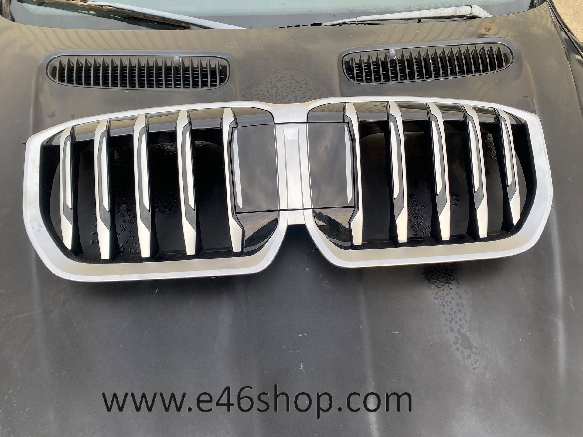 GRILLE BMW X1 U11 OE 51139880301 NIEUW ORG BMW, -, Utilisé, -, Enlèvement ou Envoi