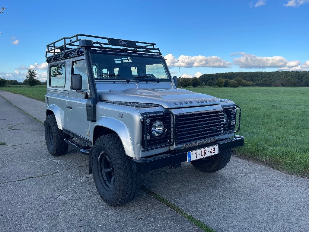 Land Rover Defender 90SE 2.2td4 cargo léger en parfait état, Autos, Land Rover, Achat, Entreprise, 2 places, Boîte manuelle