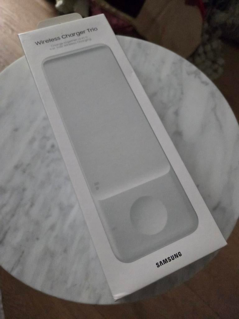 Chargeur sans fil Samsung Trio, Télécoms, Téléphonie mobile | Chargeurs pour téléphone, Enlèvement, Samsung