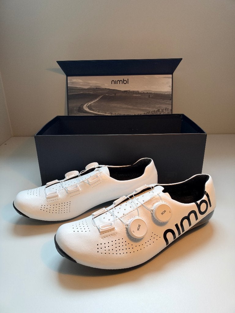 Nimbl ultimate pro 42.5, Dames, Schoenen, Nieuw, Overige maten
