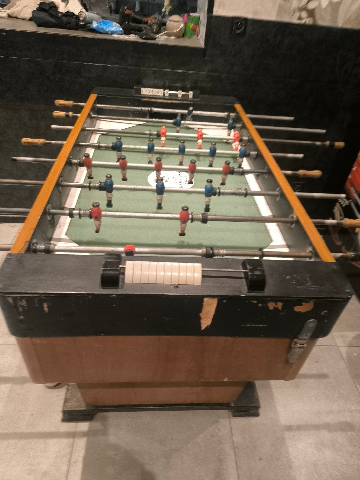 Voetbal tafel, Ophalen