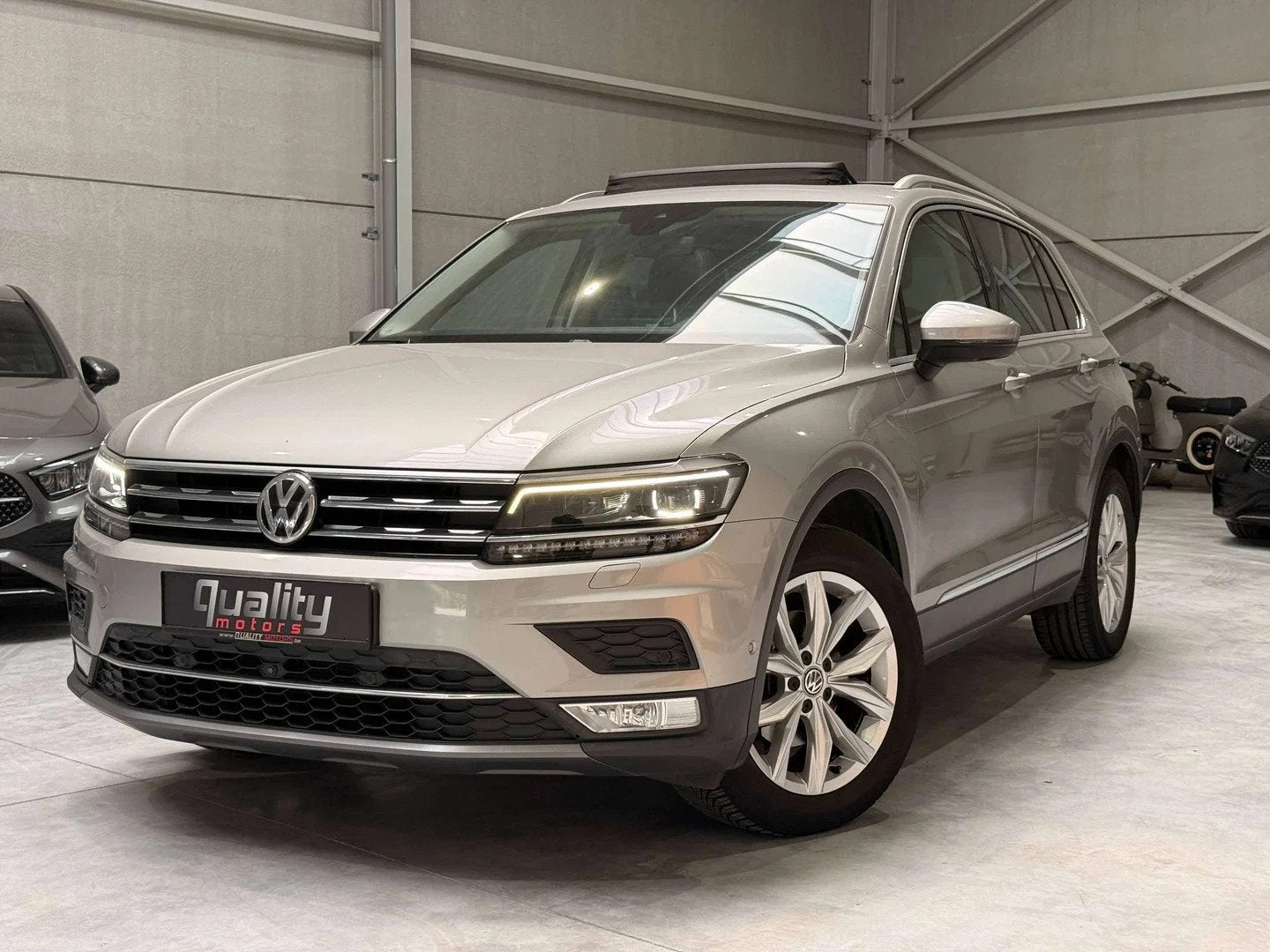 Volkswagen Tiguan Tiguan 1.4 TSI ACT Highline BMT DSG, Automaat, 4 cilinders, Leder, 5 zetels