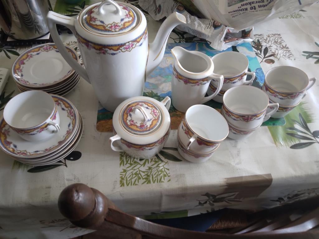 Oud porseleinen koffieserviesje los, Antiek en Kunst, Ophalen