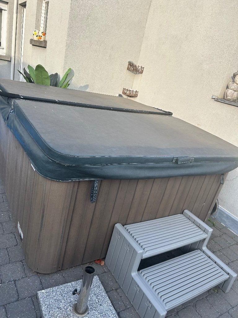 Jacuzzi  voorlopig gereserveerd, Tuin en Terras, Ophalen, Gebruikt, Trap, Vast