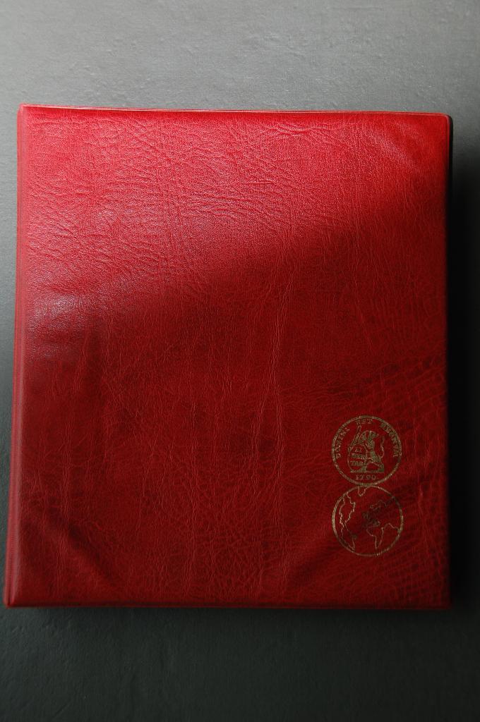 ALBUM, 10 insteekbladen, 66 munten van 16 versch. landen, Verzenden, Setje