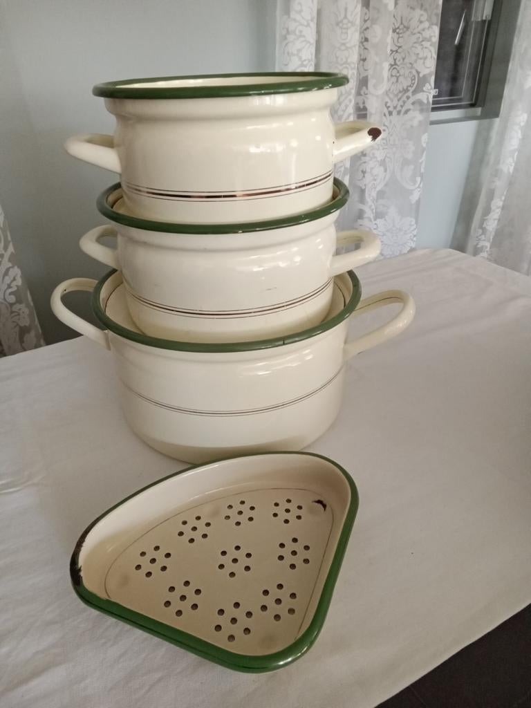 3 emaille kookpotten/ pannen en een aanrechtzeefje., Antiek en Kunst, Ophalen of Verzenden
