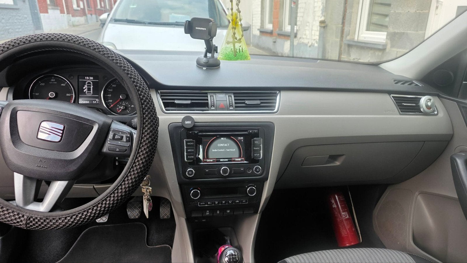 Seat Toledo á vendre   áne  2013   1.600, Euro 5, Achat, Boîte manuelle, Noir