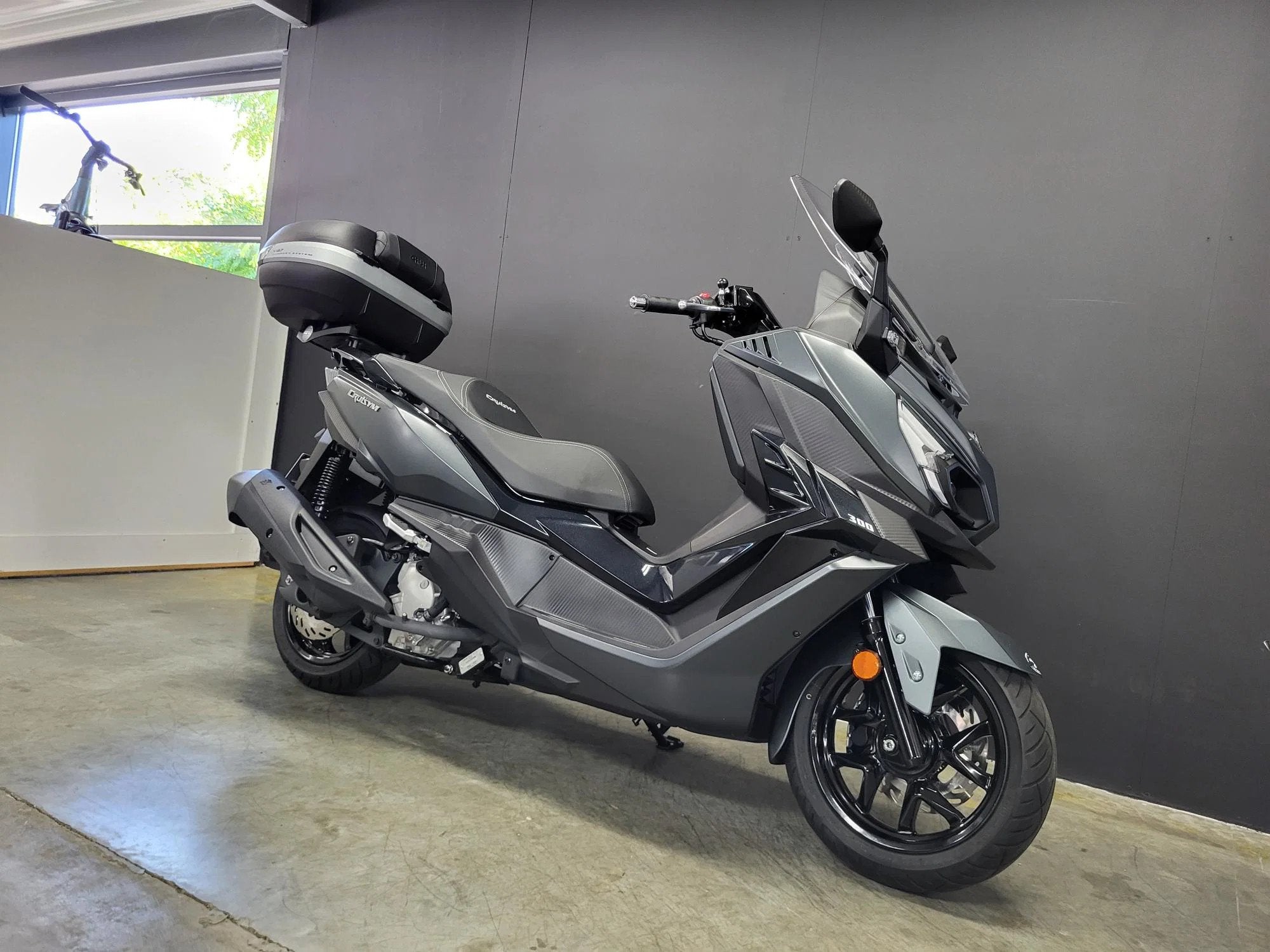 SYM Cruisym 300 GT-scooter in nieuwstaat (bj 2026), Motoren, Scooter, 300 cc, Bedrijf, 12 t/m 35 kW