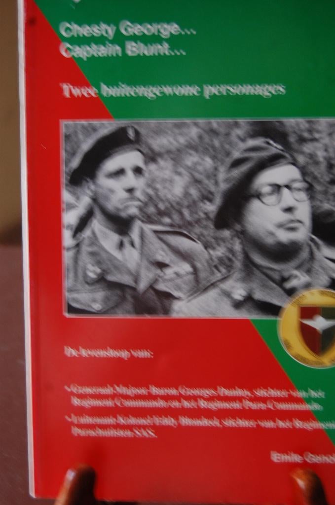 Para commando chesty George en blunt, Ophalen, Landmacht, Boek of Tijdschrift