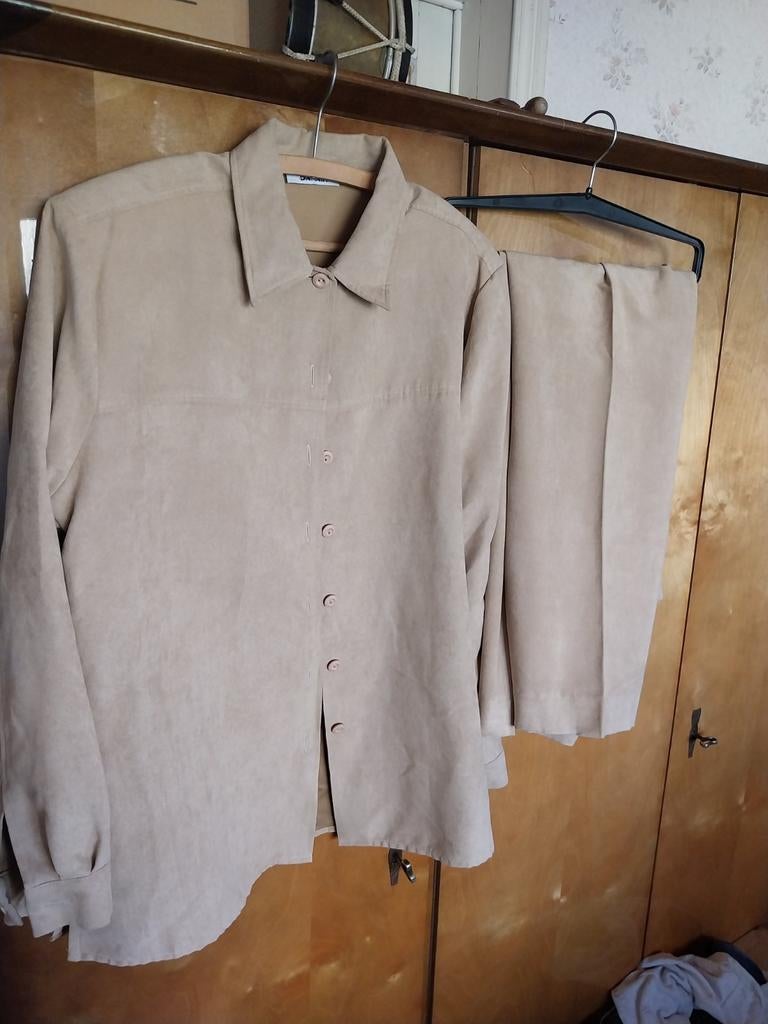 Tailleur daim, Taille 42/44 (L), Comme neuf, Brun, Enlèvement