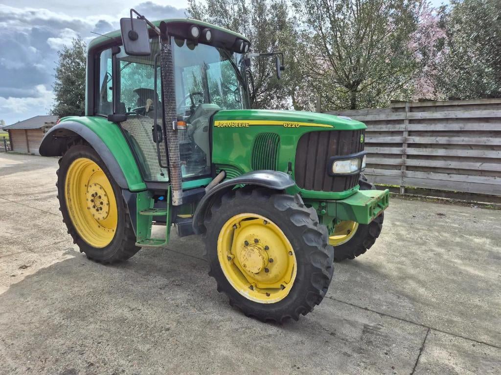 John Deere 6220 met Kruipbak (année de construction 2004), Utilisé, 80 à 120 ch, John Deere, Plus de 10 000