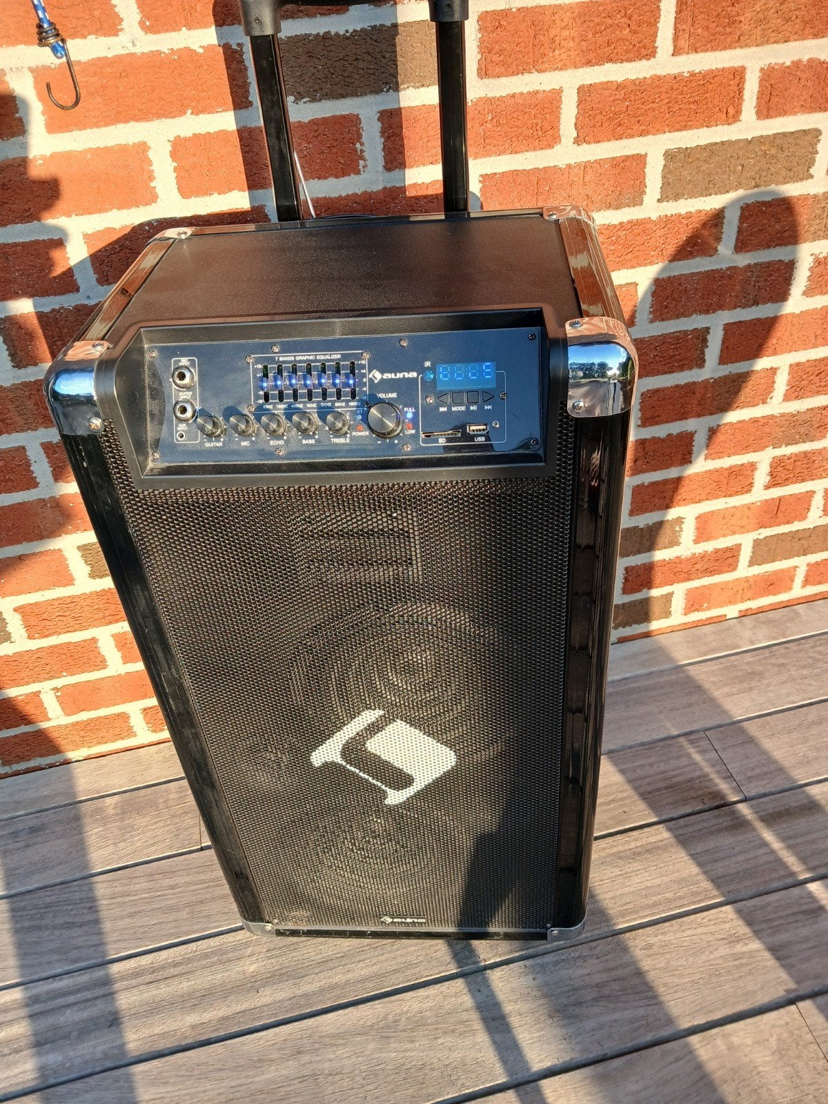 Enceinte, Musique & Instruments