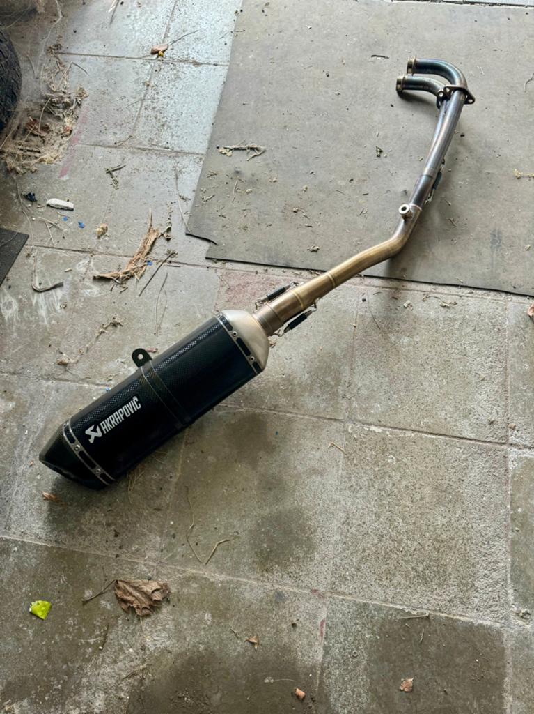 Akrapovic Tmax volledige lijn, Ophalen