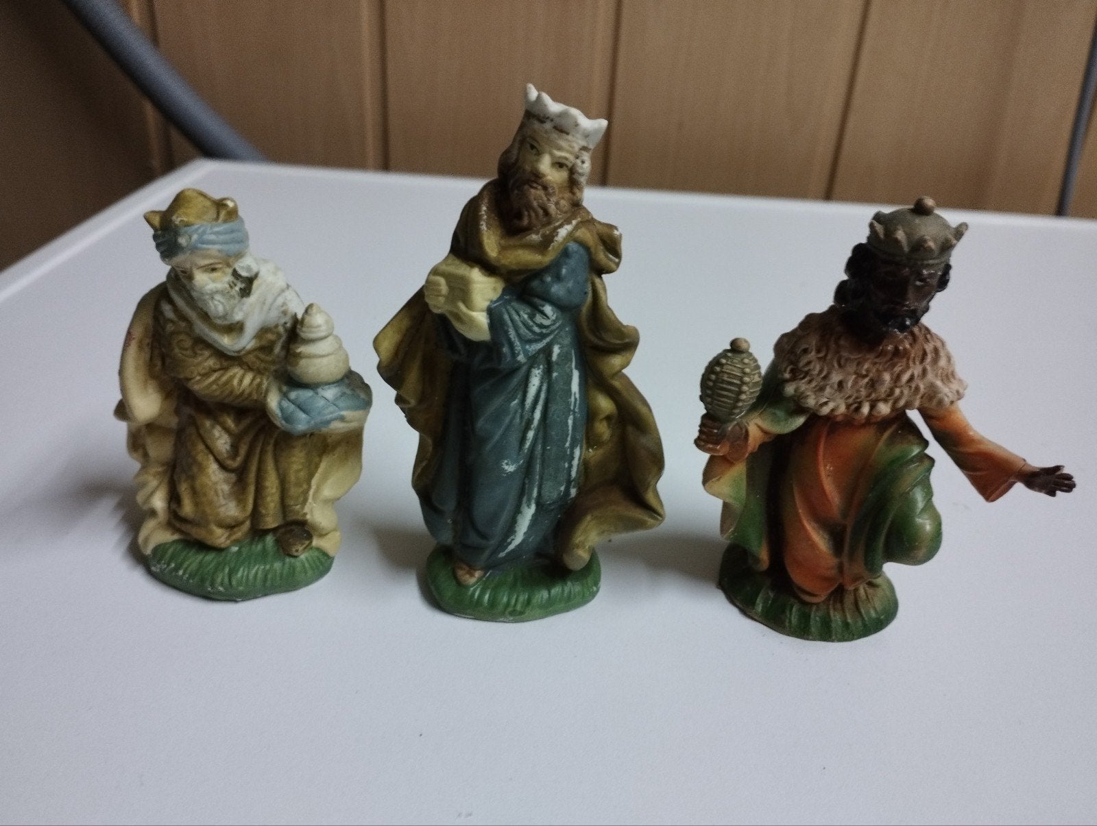 3 kerst beeldjes over de 3 koningen kleur verschillende kleu, Ophalen