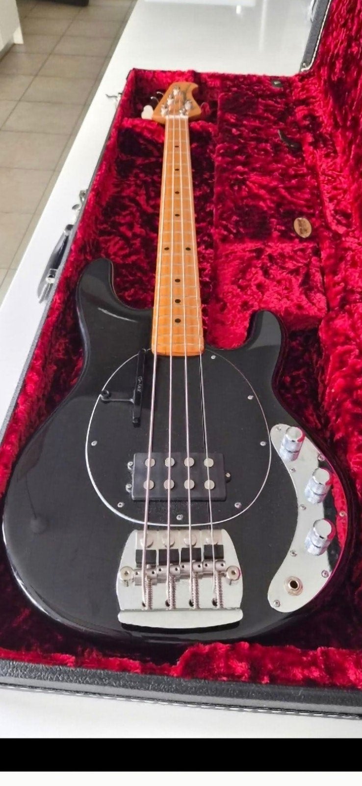 Musicman Stingray Retro jaren 70 Super Conditie 3 kg 923, Muziek en Instrumenten, Ophalen of Verzenden, Zo goed als nieuw, Elektrisch
