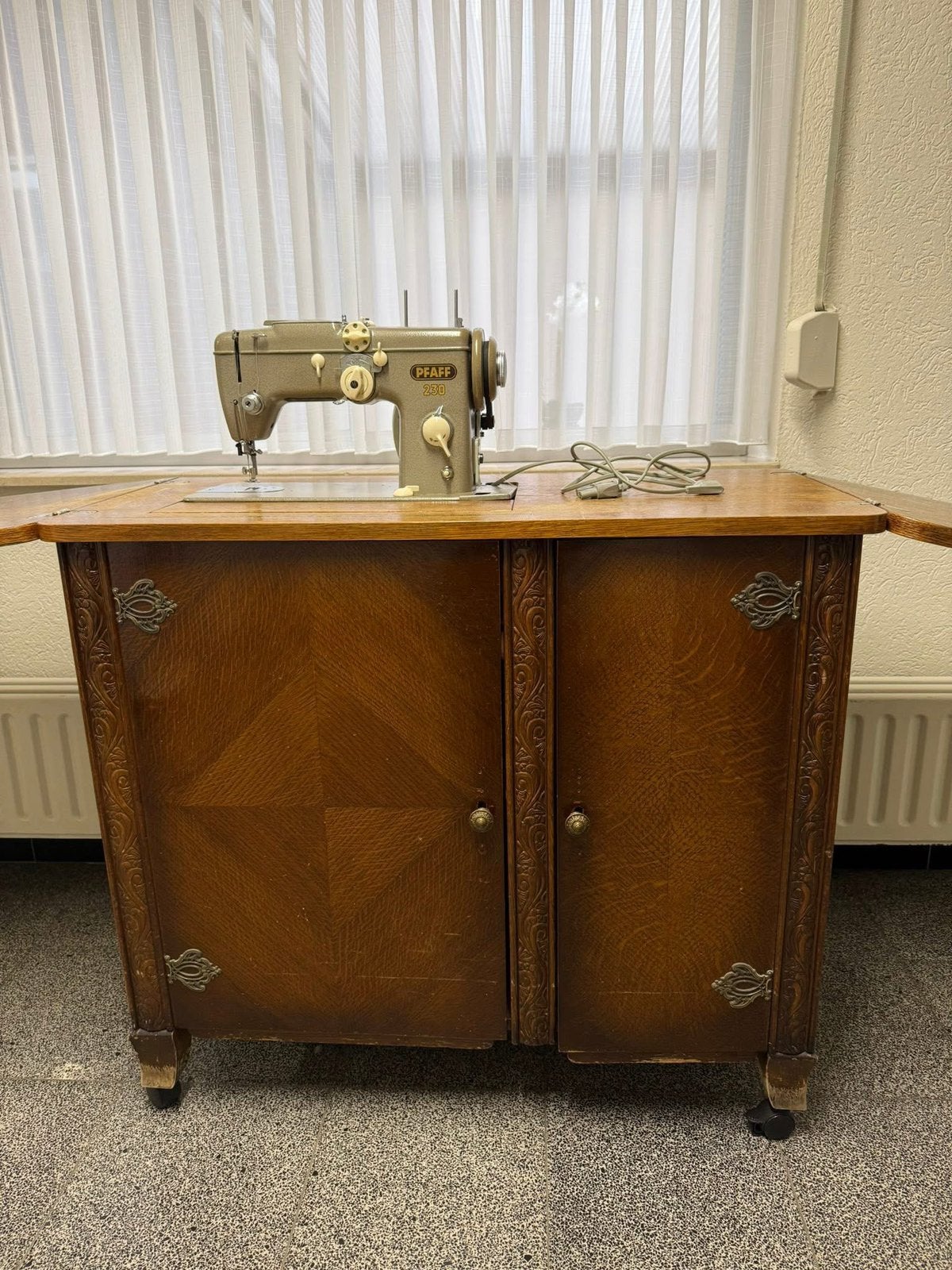 Oud naaimachine PFAFF 230, Antiek en Kunst, Antiek | Naaimachines, Ophalen