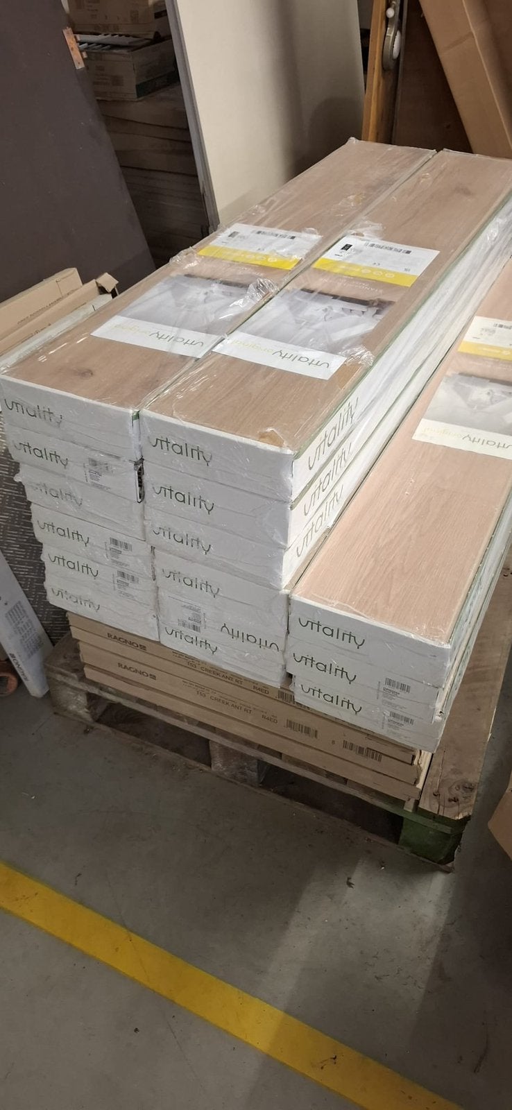 Laminaat 36m2 met plinten NIEUW, Ophalen, Zo goed als nieuw, Laminaat
