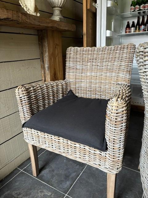 mooie rotan stoelen 2 stuks, Huis en Inrichting, Stoelen, Ophalen, Twee, Overige kleuren, Riet of Rotan