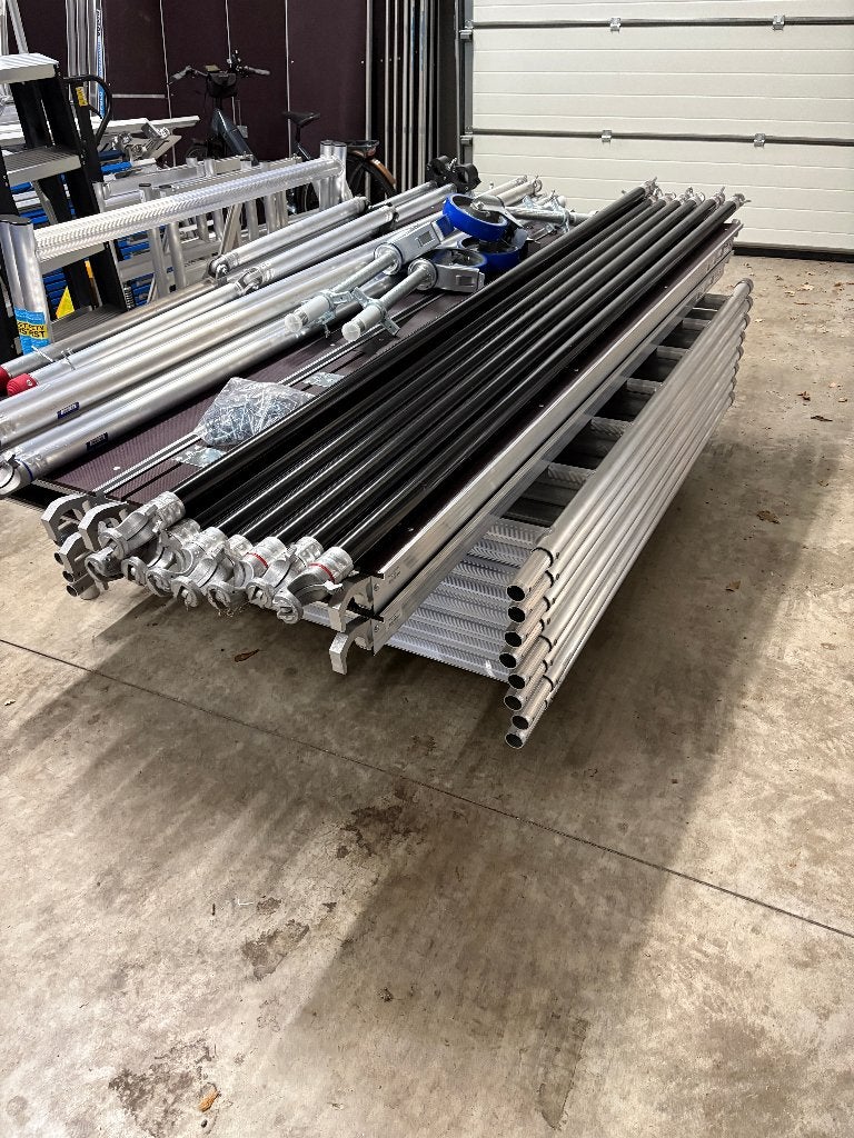 rolsteiger Stelling 1.35x2.50x10.2m NOG 2 STUKS OVER NIEUW!!, Doe-het-zelf en Bouw, Verzenden, Nieuw, Rolsteiger of Kamersteiger