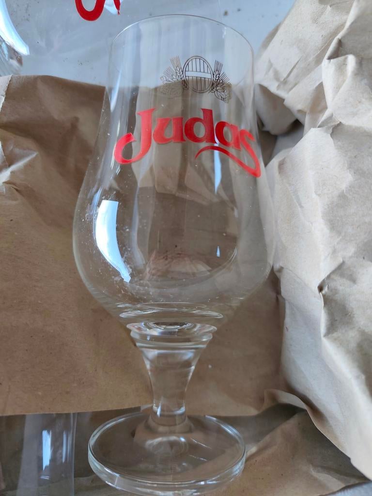 9 glazen Judas €5, Verzamelen, Biermerken, Ophalen of Verzenden