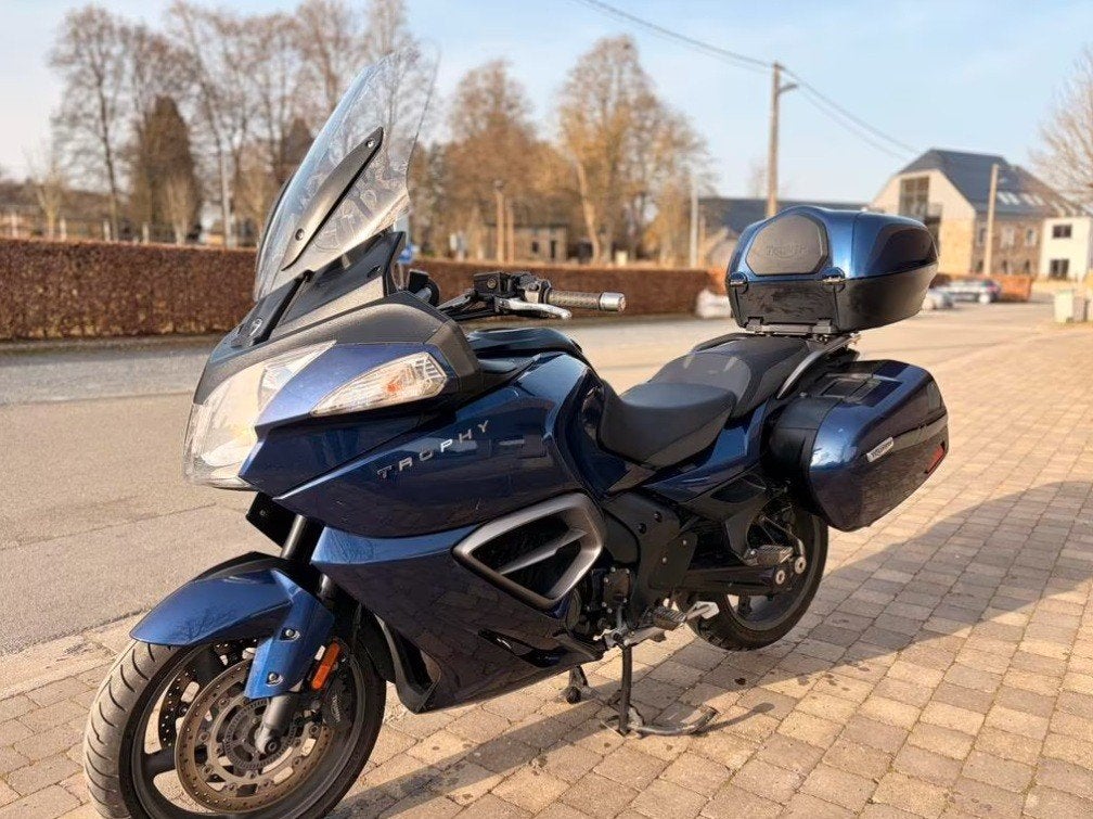 Triumph Trophy 1215 - 22224 kms, Motos, Motos | Triumph, Particulier, Tourisme, plus de 35 kW, 3 cylindres, Permis Moto A, ABS