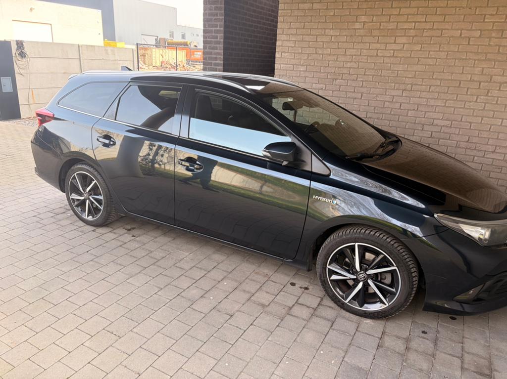 Toyota auris sportwagon 50th edition 1.8 hybride, Autos, Cuir, Achat, Euro 6, Détection des panneaux routiers