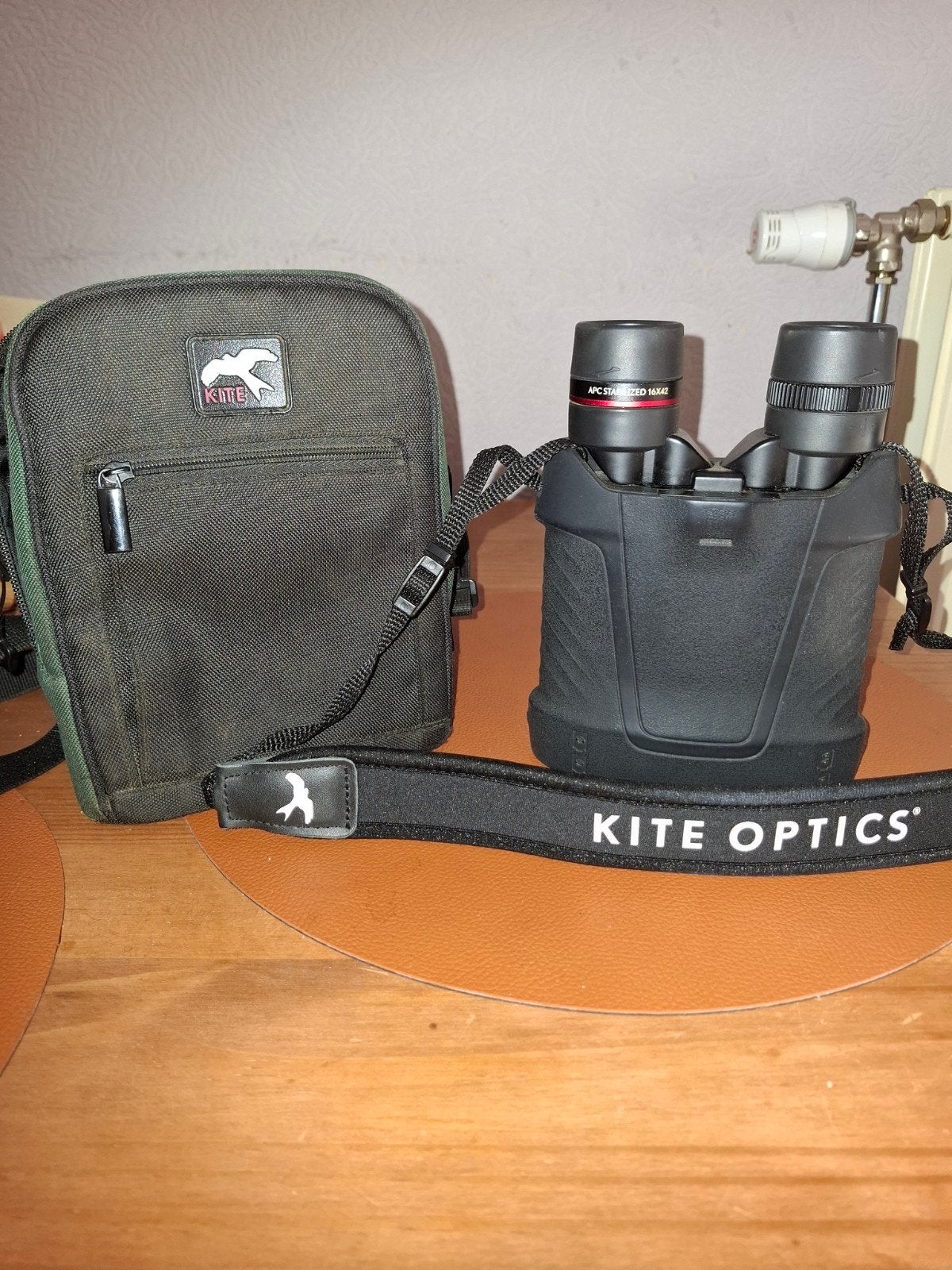 Kite 16x42 apc stabilized, Prisme de toit (à droite), Comme neuf, Enlèvement, 12 à 20x