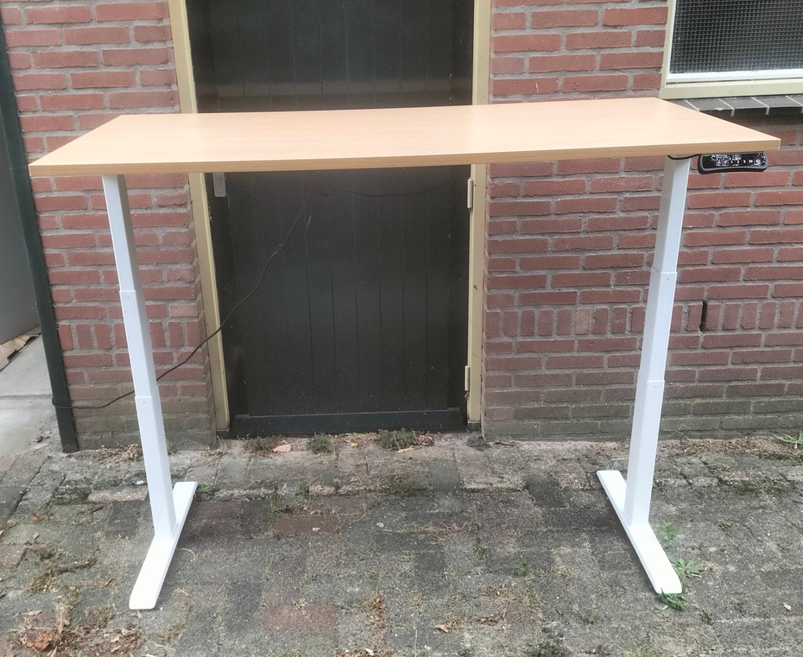 Zit-sta bureau, hoog-laag, elektrisch 160*80 cm, hoog 62-125, Ophalen, In hoogte verstelbaar, Gebruikt