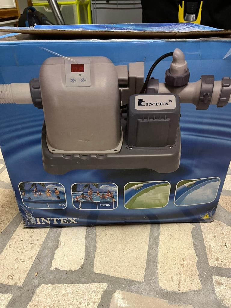 Générateur de chlore Intex, Jardin & Terrasse, Accessoires de piscine, Utilisé, Agent de nettoyage, Enlèvement