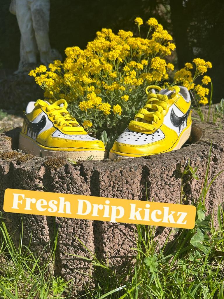 Custom Nike comic drip style, Kleding | Dames, Schoenen, Zo goed als nieuw, Sneakers, Geel, Ophalen of Verzenden