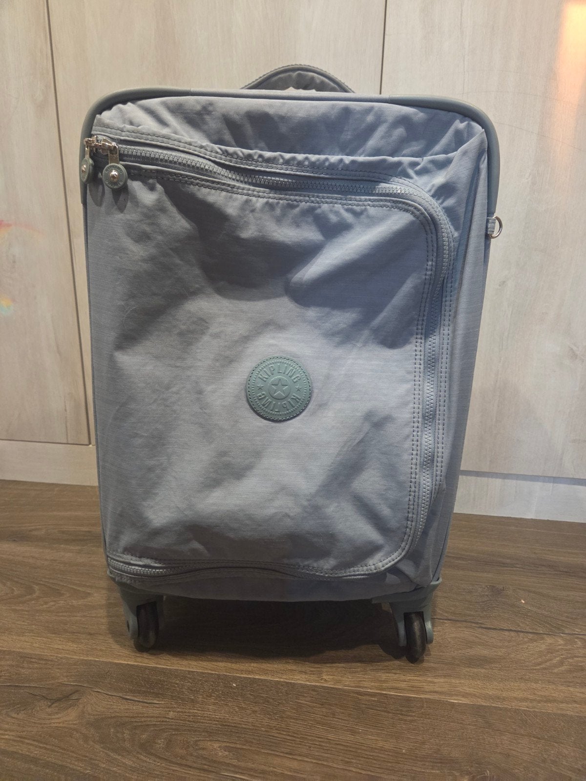 Étui à bagage à main Kipling - Utilisé en bon état, Bijoux, Sacs & Beauté, Valises, Enlèvement