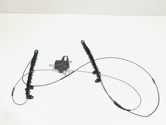 Moteur de cache-bagages gauche d'un Audi S6, -, 3 mois de garantie, Audi, Utilisé