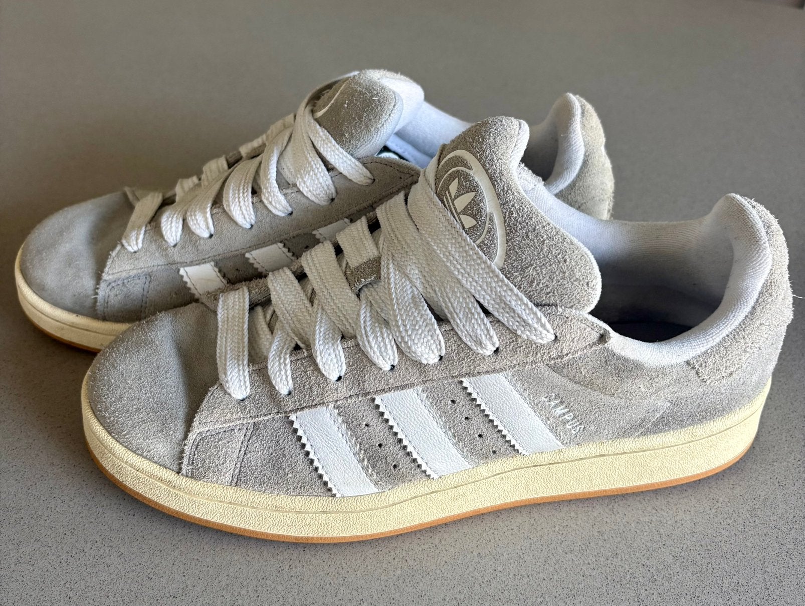 Lichtgrijze sneaker van Adidas CAMPUS 00S, Overige kleuren, Ophalen of Verzenden, Zo goed als nieuw, Sneakers