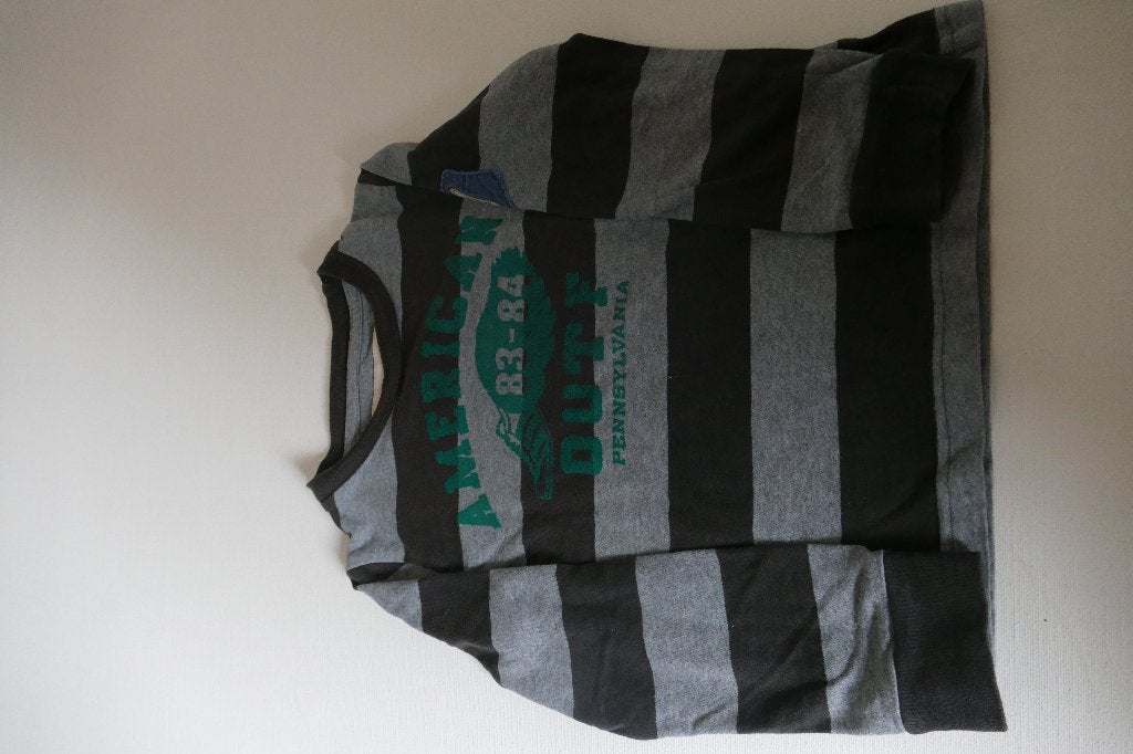 t-shirt: American Outfitters: 4 jaar, Garçon, Enlèvement ou Envoi, Chemise ou À manches longues, Comme neuf
