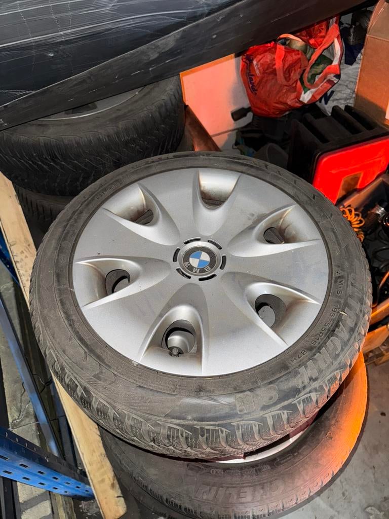 4x Banden BMW 195/55/16, Auto-onderdelen, Ophalen, Winterbanden, Band(en)