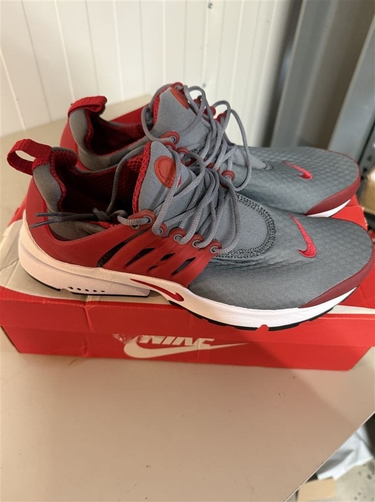 Nike Air Presto Heren Sneakers Maat 43 - Grijs/Rood - Nieuw, Ophalen of Verzenden, Zo goed als nieuw, Sneakers