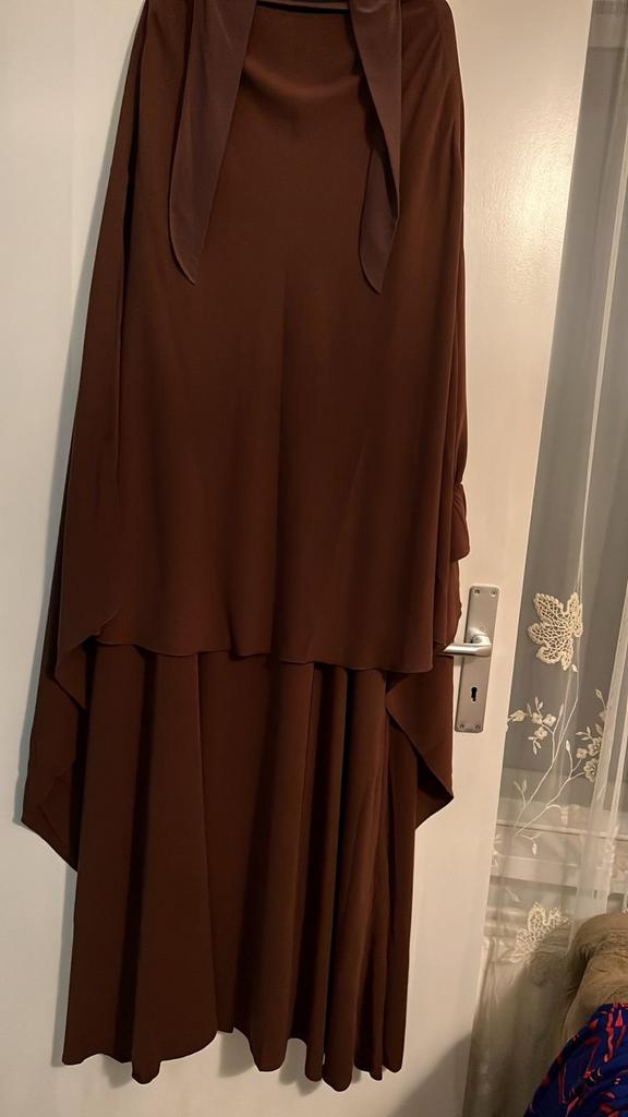 Hijab, Enlèvement ou Envoi, Comme neuf