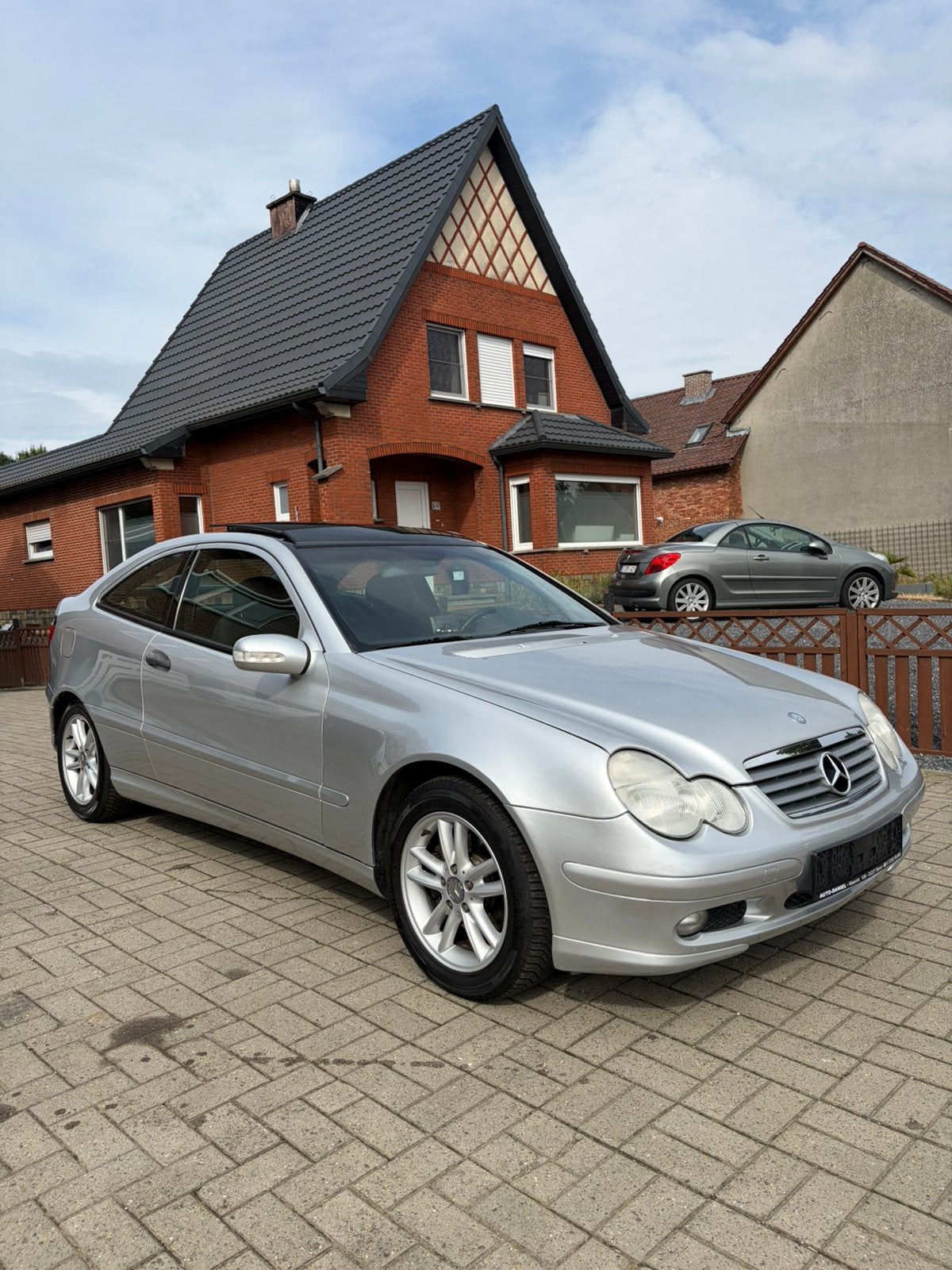 Mercedes c180 sportcoupé 2.0 benzine automaat panorama, Auto's, Automaat, Bedrijf, 3 deurs, Te koop