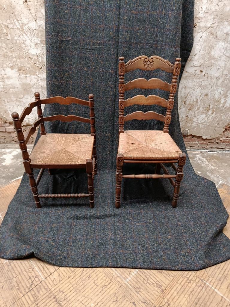Oude stoelen, Enlèvement