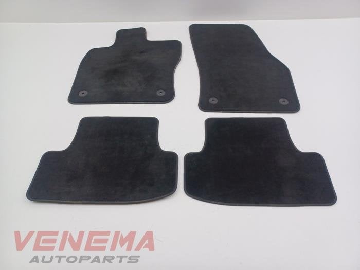 Kit tapis d'un Volkswagen T-Roc, Volkswagen, -, 3 mois de garantie, Utilisé
