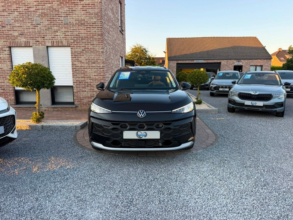 Volkswagen T-Roc 1.5 eTSI 150PK DSG NEW MODEL 5J/GAR 0KM, Auto's, Volkswagen, Automaat, Stof, 4 cilinders, Bedrijf