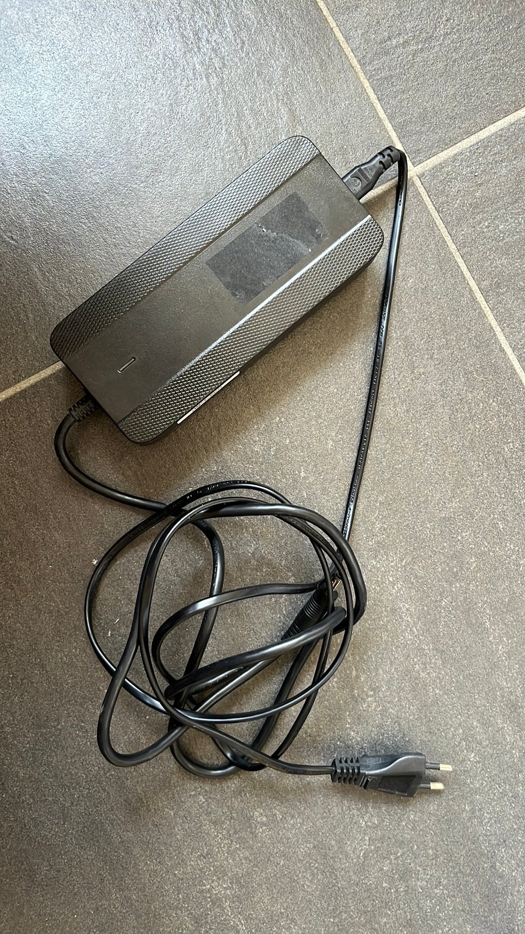 Batterijlader qwic speed pedelec, Ophalen, Gebruikt